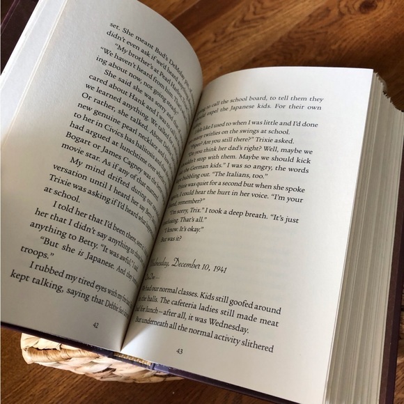 Dear America: The Fences Between Us: The Diary of Piper Davis, Seattle, WA - Picture 4 of 5